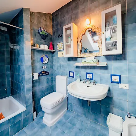 Apartment Attico Via Mylius 3 *